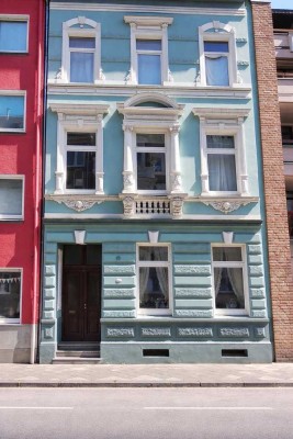 Leerstehendes Mehrfamilienhaus mit 4 Einheiten, Garten und Altbaucharakter