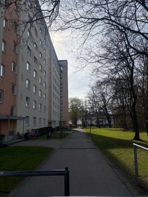 Komplett hochwertig renovierte 1-Zimmer Wohnung mit Balkon im 2. OG in Kaufbeuren
