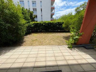 Sonniges Apartment mit großem Garten und Terrasse