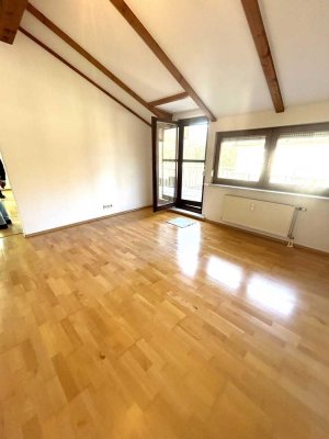 Helle 1 Zimmerwohnung mit Balkon und Stellplatz