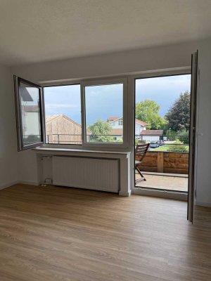 Kernsanierte 2-Zimmer-Wohnung in Rimsting mit Chiemsee- & Bergblick und Designküche