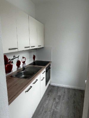 3 Zimmer-Wohnung, Küche, Duschbad, Laminat