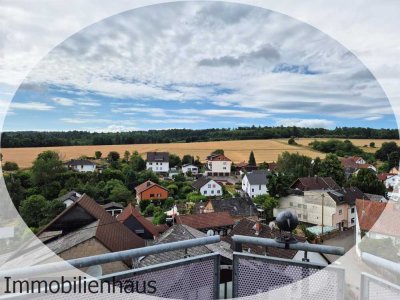 Helle DG-Galerie-Wohnung mit tollem Raumschnitt! Ruhige Lage! Fernblick ohne Ende!