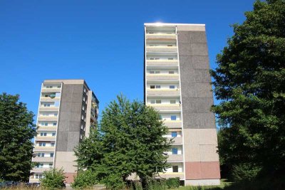 Renovierte 3 Raum Wohnung mit großzügigem Balkon und Aufzug in Gera Lusan