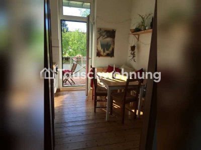 Tauschwohnung: Lichtdurchflutete 2-Zimmer Altbauwohnung mit Balkon und Garten