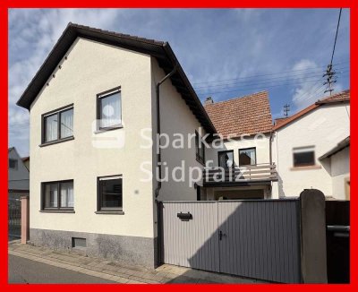 Charmantes Haus mit Garten, Garage und viel Potenzial