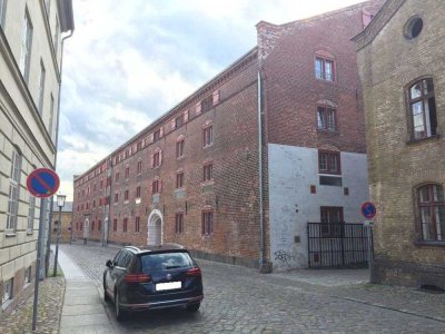 Attraktive 2‑Zimmer‑Wohnung mit EBK und idyllischem Blick auf den Knieperteich