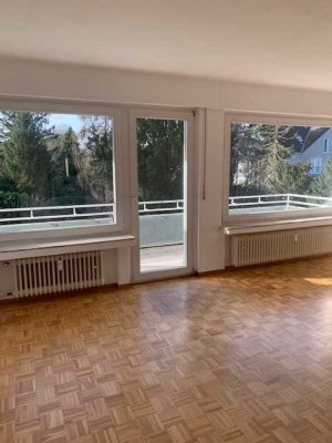 In Düsseldorf: Gepflegte, helle 3-Zimmer-Wohnung mit Balkon