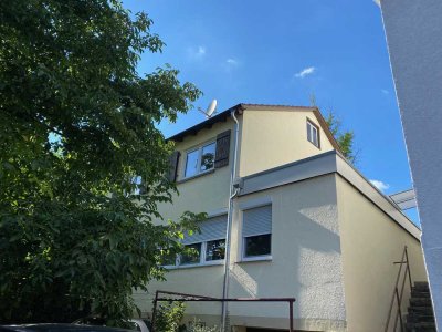 Helle, frisch renovierte 2-Zimmer-Wohnung in Stuttgart-Zazenhausen