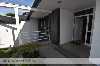 Exklusives Bungalow-Ensemble auf großzügigem Grundstück sowie Anliegerwohnung