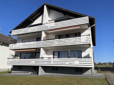 Wunderschöne und modernisierte 2-Zimmer-Hochparterre-Wohnung mit geh. Innenausstattung mit EBK