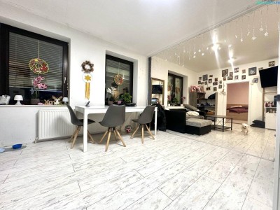 Großzügiges Familienhaus mit 6 Schlafzimmer &amp; 2 Wohnküchen