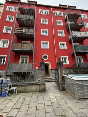 Beste Maxvorstadt WG-geignete total neue  3 Zi + Wohnküche in saniertem ruhigem Altbau