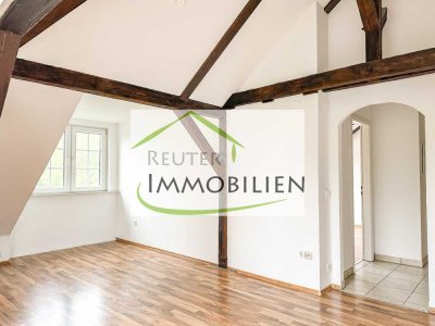 Romantischer Altbau über den Dächern Bochums - 2,5 Zimmer mitten in der Stadt!