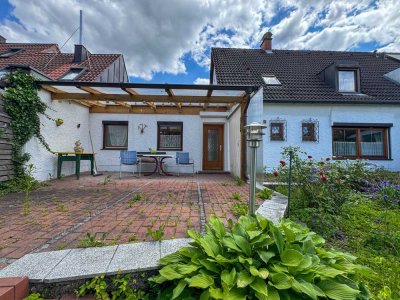 *Ihr Garten wartet* Schöne DHH mit Garage auf großem Grundstück in Stadtparknähe