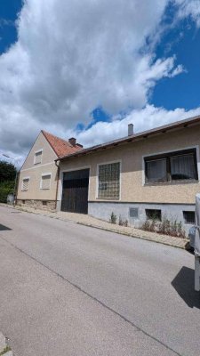 Privat! 2 separate Häuser mit Hof und Garten