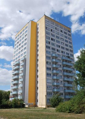 Mit Balkon und Aufzug: 3-Raum-Wohnung in Grünau