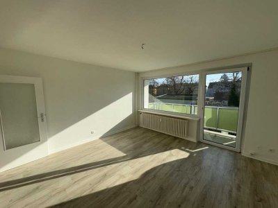 Schöne helle 3-Zimmerwohnung mit Balkon zu vermieten !!!