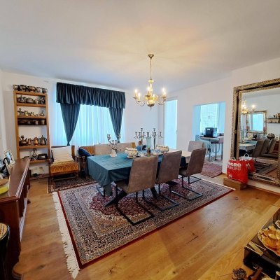 Sehr schöne, renovierte Eigentumswohnung. Empfehlenswert !