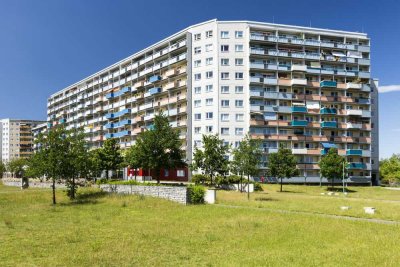 Schöne Wohnung mit Aufzug und Balkon