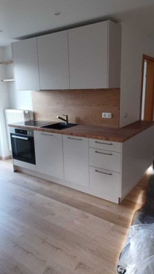 Geschmackvolle 1,5-Raum-DG-Wohnung mit Balkon und neuer Einbauküche in Marktoberdorf