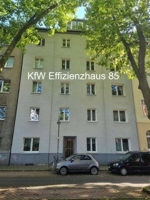 Leerstehende 3,5-Zimmer-Wohnung (EG li.) im KfW-85-Haus