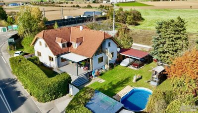 Zweifamilienhaus: 250 m², 9 Zimmer, Garten &amp; Garage – Ihr neues Zuhause!