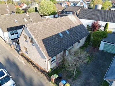 Charmantes Einfamilienhaus mit Garten, Garage und großem Potenzial