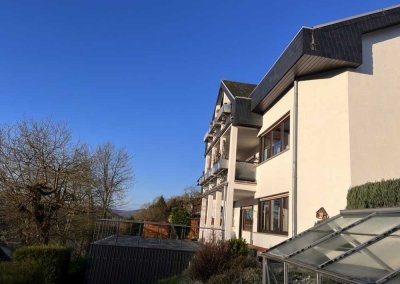 Großzügige Dreizimmerwohnung mit Riesenterrasse in Koblenz Niedernberg