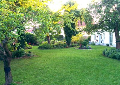Schönes Landhaus mit großem, eingewachsenen Garten in ruhiger Lage - vielseitig nutzbar
