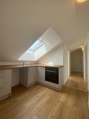 Helle 2 Zimmer Dachgeschosswohnung in Schwetzingen