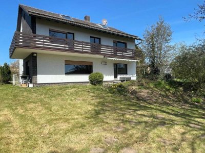 Wunderschönes geräumiges Einfamilienhaus mit riesiger Terrasse und spektakulärem Garten