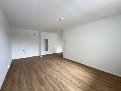 Neu sanierte 4 Zimmerwohnung mit Balkon!