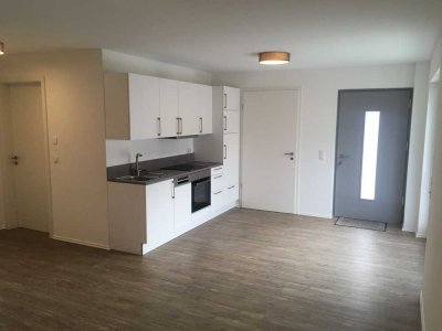Sehr gepflegte 1,5-Zimmer-Wohnung mit Terrasse & Kfz-Stellplatz
