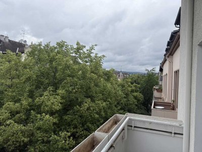 Erstbezug nach Totalsanierung! Hochwertige 3 ZKB, Balkon, Dichterviertel