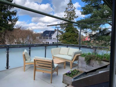 Stillvolle Dachgeschoss-Loftwohnung mit Empore und Dachterrasse