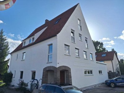Frisch sanierte, barrierefreie 2,5 Zi.-Wohnung