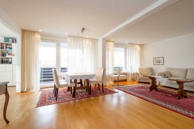 Rösrath-Forsbach: 
Sanierte 4-Zimmer-Eigentumswohnung mit großer Dachterrasse in kleiner Einheit!