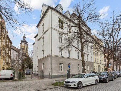 Wunderschöne 2-Zimmer-Altbauwohnung im 3. OG mit Lift in München-Neuhausen unter Denkmalschutz