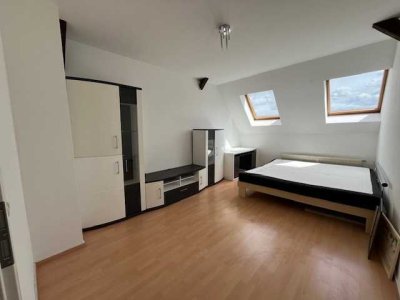 Exklusive 1-Zimmer-DG-Wohnung in Berlin Karow (Weißensee)