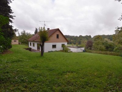Einfamilienhaus mit Doppelgarage und Bauplatzreserve in Wilhelmsdorf