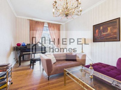 Stilvolle 4-Zimmer-Altbauwohnung mit zwei Balkonen, Aufzug und außergewöhnlichem Raumgefühl