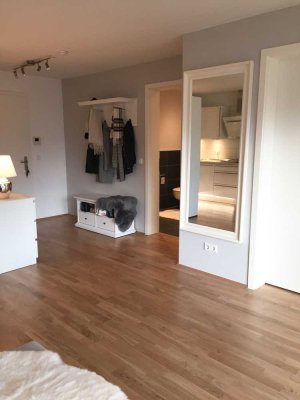 Von Privat: Moderne 2 Zimmer Wohnung mit Südwest-Balkon und EBK