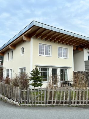 Charmantes neuwertiges Haus in sonniger ruhiger Lage mit EBK, 2 Bädern, Terrasse und Garten