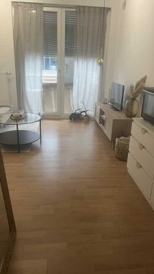 nur für Studenten und Azubis: Schönes Studio mit Balkon im Studio M2 - ab Mai!