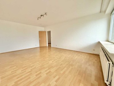 Großzügige 4-Zimmer-Wohnung mit EB Küche & 2 Balkonen in Obervieland  **ohne Maklerprovision**