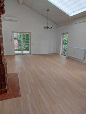 Luxuriöse  Wohnung in Linsengericht, 136 qm Wohnfläche, Luxusbäder, Balkone, Klimaanlage
