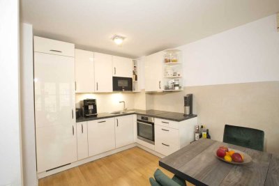 Exklusive, neuwertige 2-Zimmer-Wohnung mit Balkon und EBK in Markt Schwaben