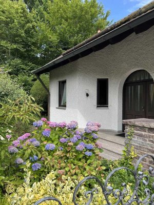 Großzügige Villa mit viel Raum für Ihre Familie, im Bamberger Berggebiet, nahe Hain und Klinikum