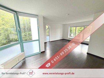 Trier: Stilvolle 3-Zimmer-Wohnung auf 102 m², mit Terrasse, Aufzug & TG-Stellplatz.